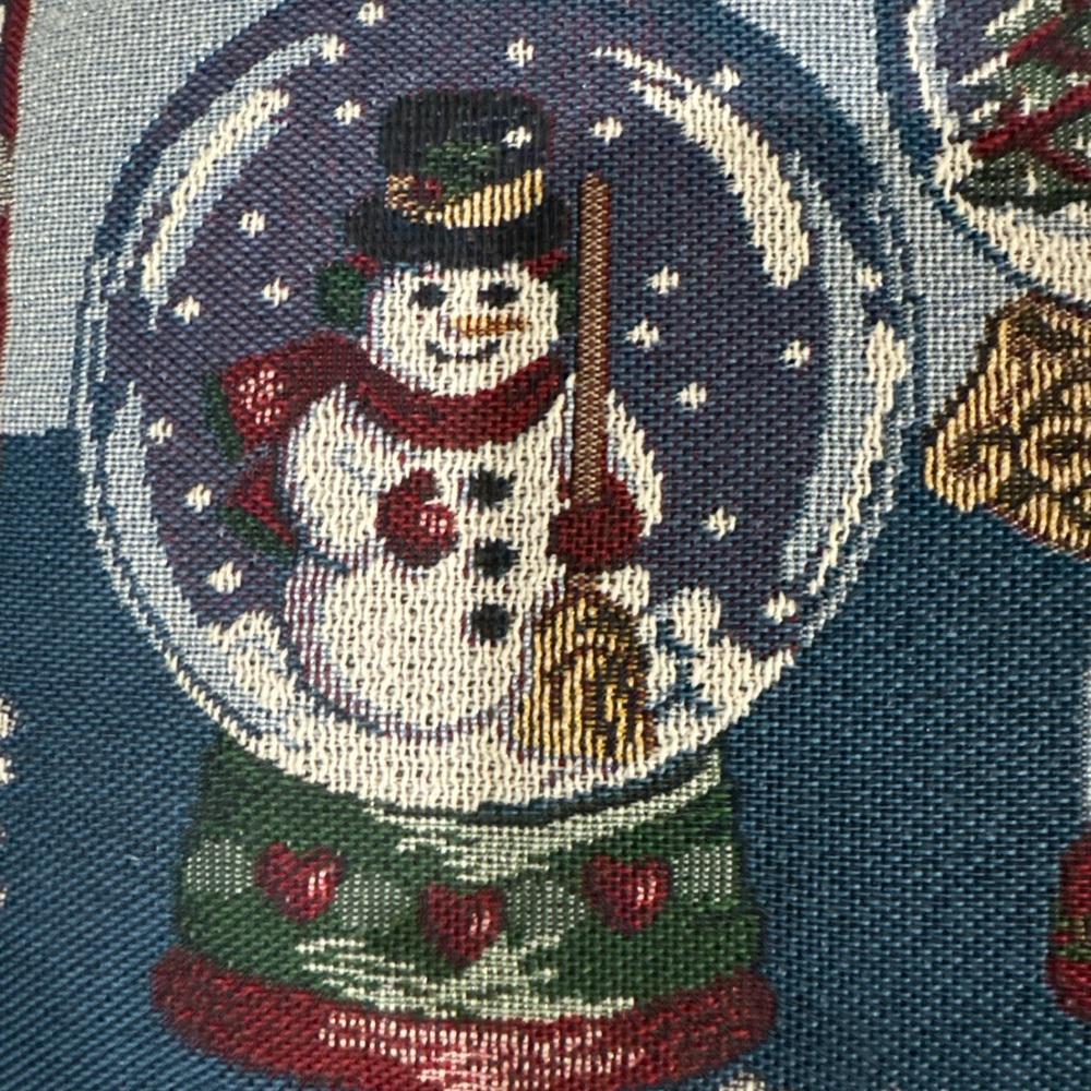 Vintage needlepoint Christmas pillow - Picture 6 of 6